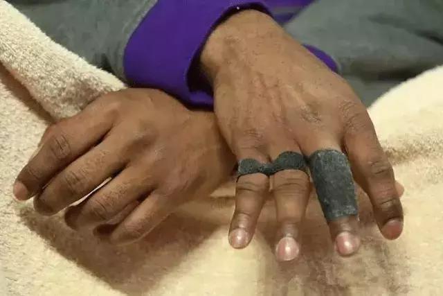 校园｜职业和业余的区别究竟有多恐怖？看看荣誉背后的这遍体鳞伤