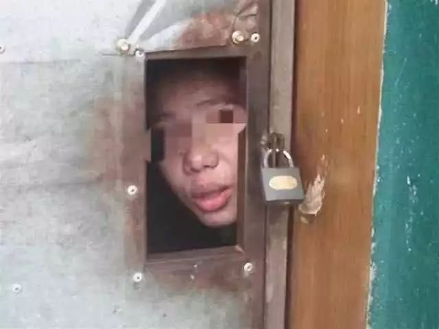 被亲人两次扔进魔窟，这片对我的伤害远超过「熔炉」