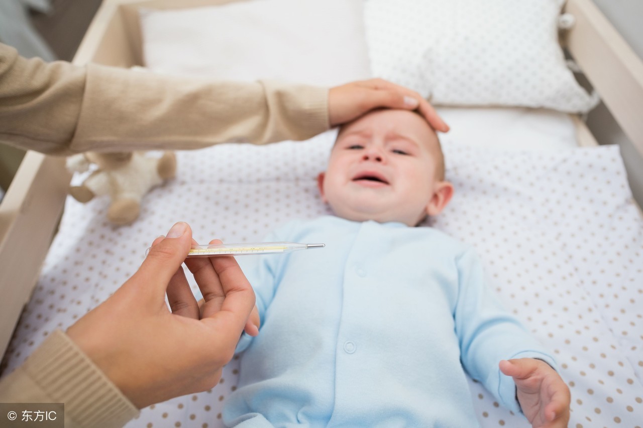 宝宝发烧38.7物理降温的正确做法,发烧38.5度可以用白酒降温吗