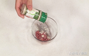 正宗虾仁馄饨的做法,虾仁馄饨肉馅怎么调得嫩又好吃