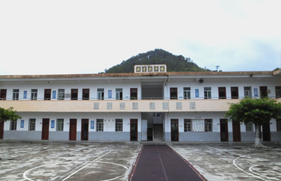 少年主力电影《舞动吧！少年》开机进行时，带你忆往昔童趣时光