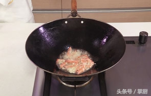 洋葱青椒爆炒虾的家常做法,洋葱虾怎么炒好吃家常做法