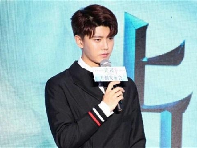 任嘉伦轻松回复记者提问!对于杨紫只字不提!网友:情商高暖人心