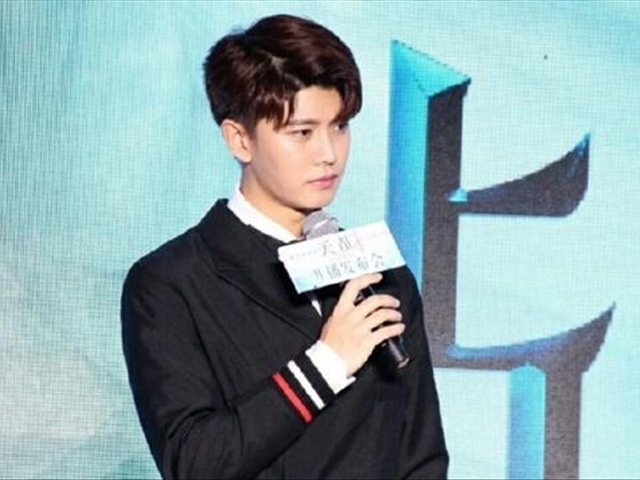 任嘉伦轻松回复记者提问!对于杨紫只字不提!网友:情商高暖人心