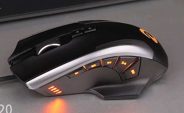 国产大玩个性，分分钟玩懂赛德斯飞鱼游戏鼠标