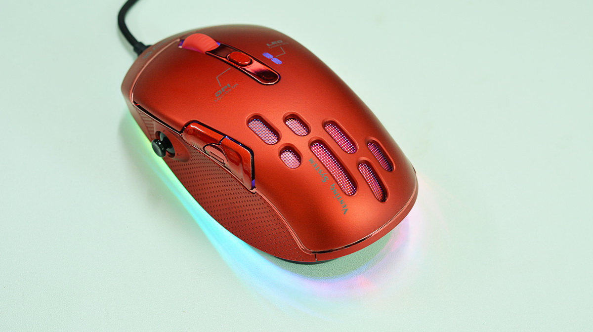 国产大玩个性，分分钟玩懂赛德斯飞鱼游戏鼠标