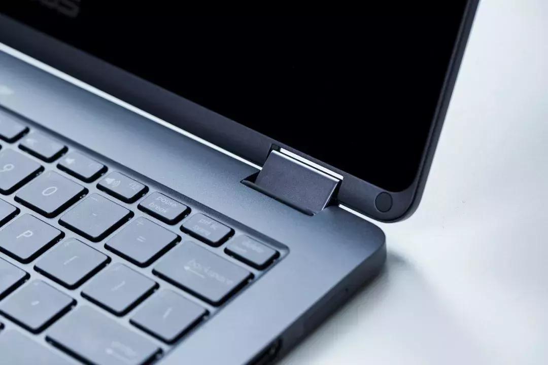 把手机处理器塞进笔记本，轻薄后空翻高通畅370骁龙本来了