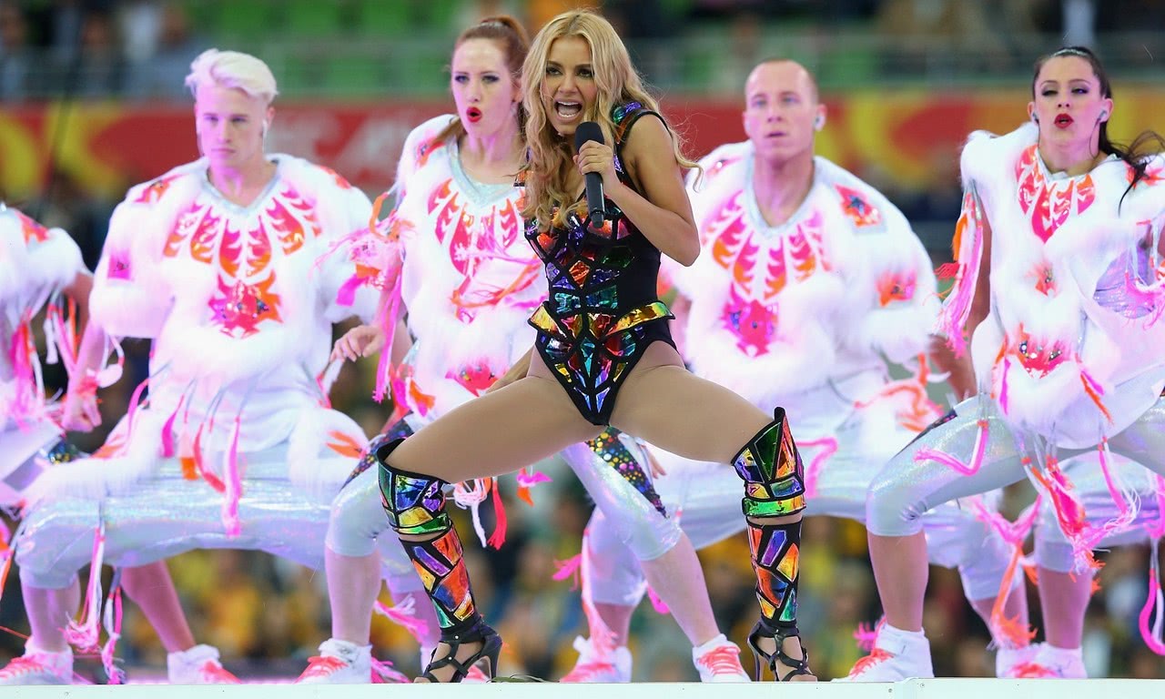 c罗老婆和梅西老婆感情好吗,c罗的老婆比梅西的女人谁更好看