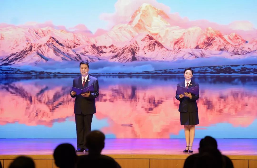 「侧记」“周会明,这个名字给我们力量!”