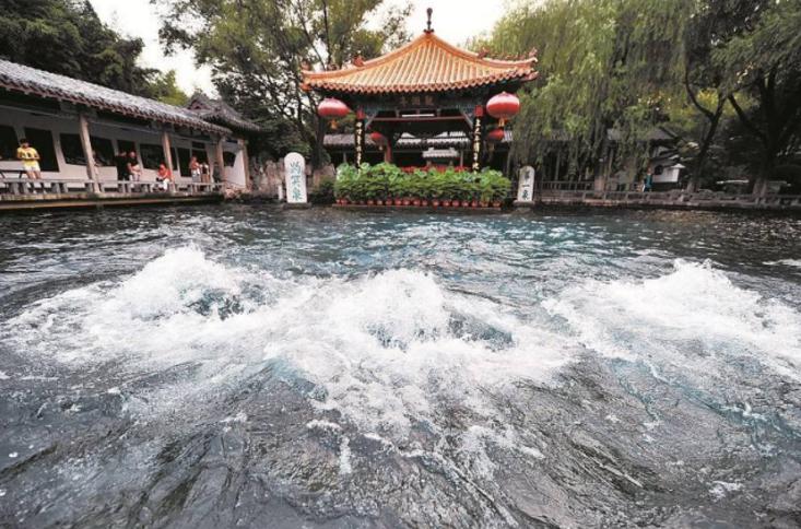 泉水歌唱,趵突泉文章老舍