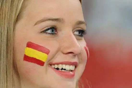 卡塔尔世界杯伊朗女球迷,世界杯女球迷惊艳