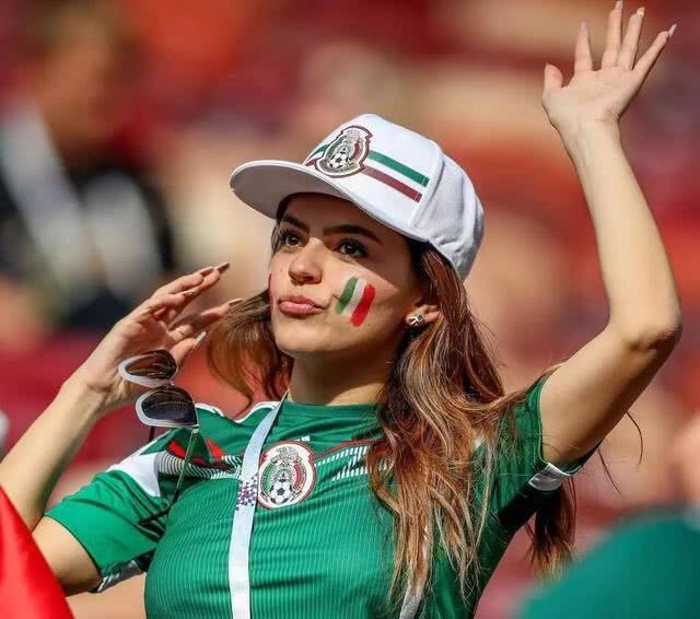 卡塔尔世界杯伊朗女球迷,世界杯女球迷惊艳