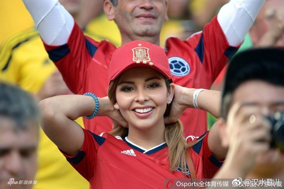 卡塔尔世界杯伊朗女球迷,世界杯女球迷惊艳