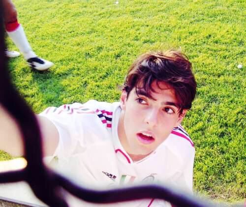 绿茵信仰球员卡卡,绿茵信仰卡卡出来的画面