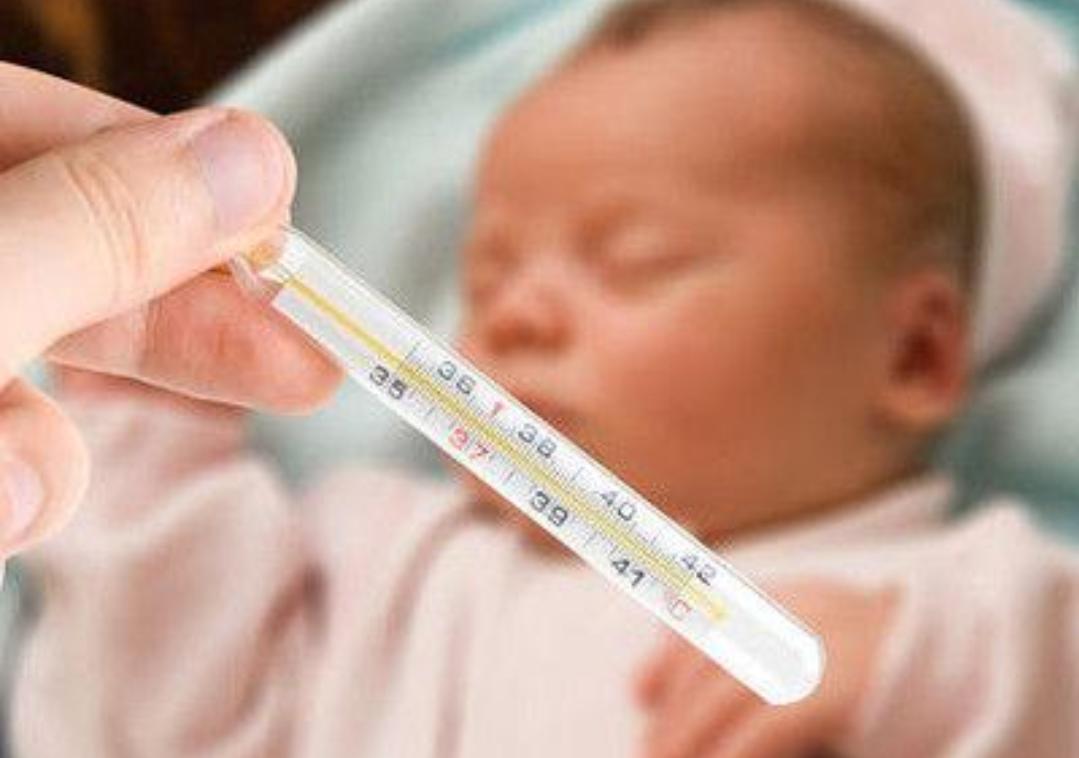 宝宝发高烧怎么物理降温最有效,低烧不退物理降温一直不退怎么办