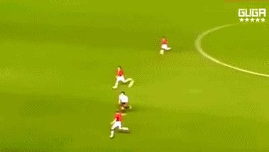 绿茵信仰球员卡卡,绿茵信仰卡卡出来的画面