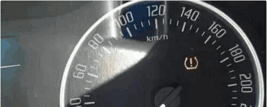 车上这几个灯亮了请马上停车,车上亮的八种灯请注意停车