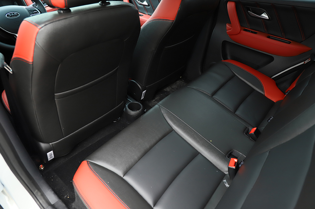 江淮iev6e青春版2019试驾,江淮iev6e运动版续航300公里评测