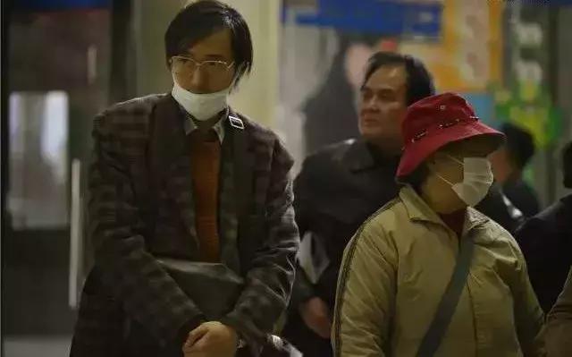 《我不是药神》火了，成本200的百姓救命药卖到2万一盒