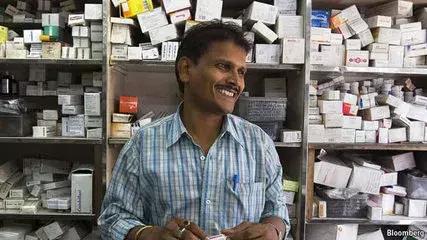 《我不是药神》火了，成本200的百姓救命药卖到2万一盒