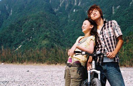 陈意涵否认怀孕,与许富翔同居,网友调侃前男友可以组篮球队