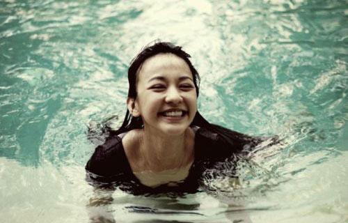 陈意涵否认怀孕,与许富翔同居,网友调侃前男友可以组篮球队