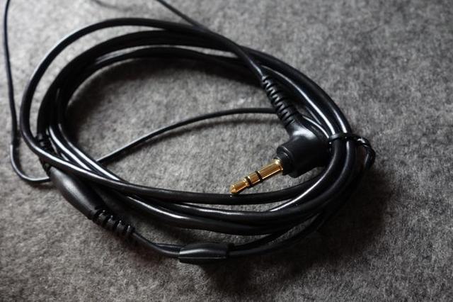 舒尔se215耳塞 (舒尔se215怎么测评)