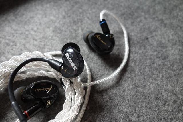 舒尔se215耳塞 (舒尔se215怎么测评)