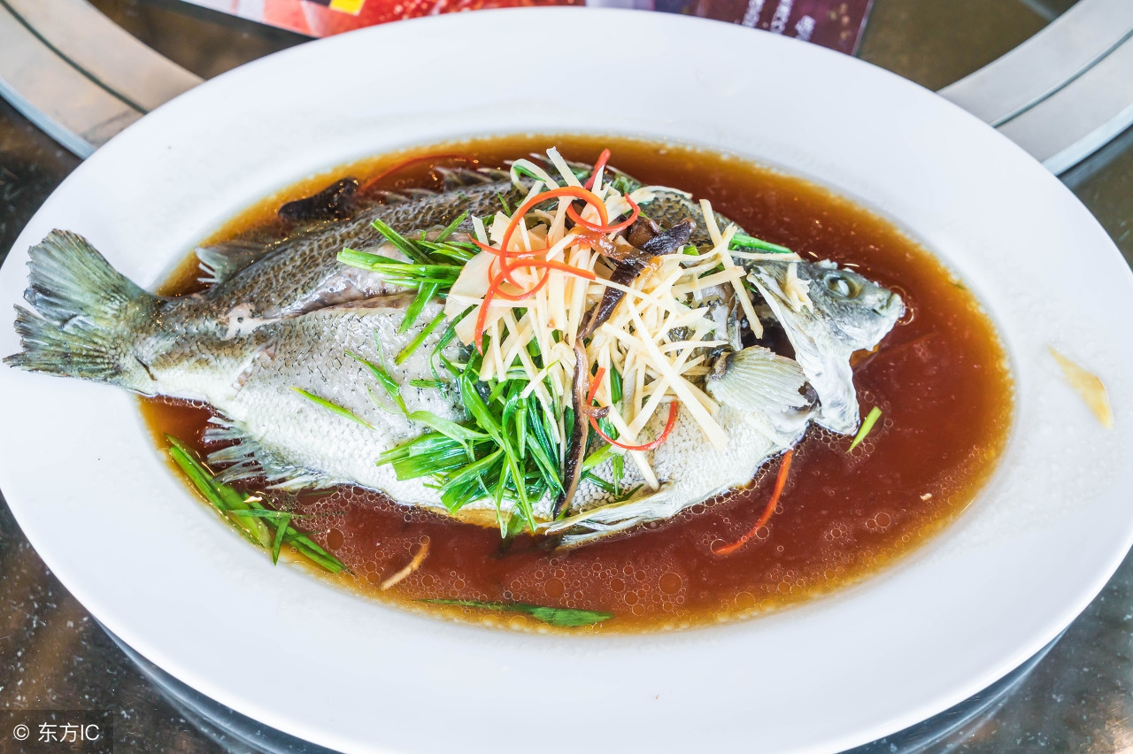 夜间盗汗严重？其实是肾阴虚了，吃这2种食物，盗汗一招根除