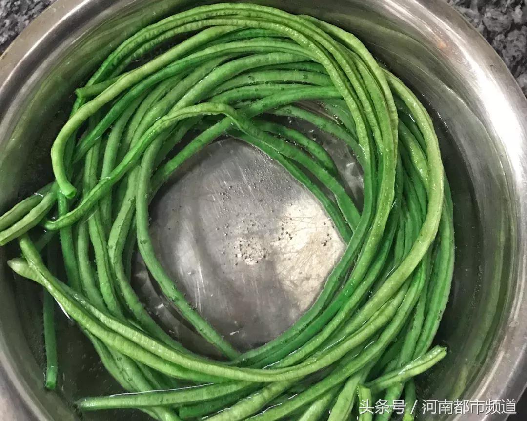 芝麻酱凉拌豇豆角的做法大全视频,夏天来了清脆爽口的凉拌豇豆