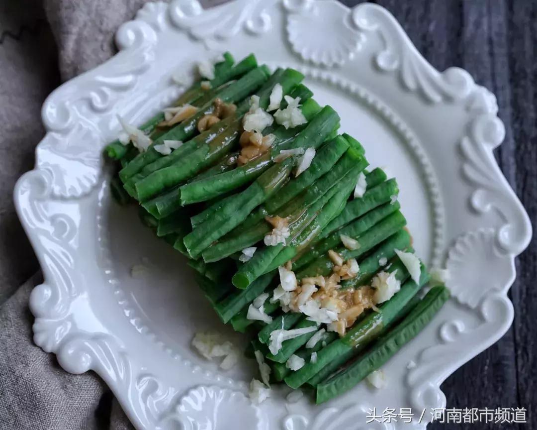 芝麻酱凉拌豇豆角的做法大全视频,夏天来了清脆爽口的凉拌豇豆