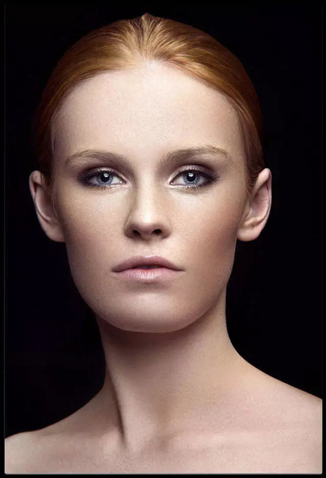 人像光影磨皮让皮肤干净细腻,中性灰质感磨皮人像精修必备技能