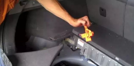 万用表如何测试动力电池,动力电池维修教程