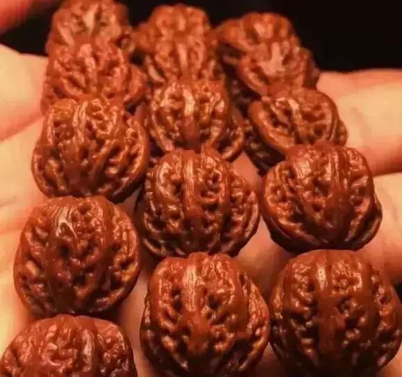 当文玩崛起的时候,文玩核桃下一个崩盘品种