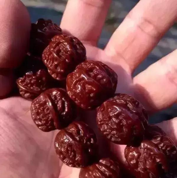 当文玩崛起的时候,文玩核桃下一个崩盘品种