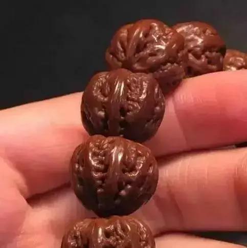 当文玩崛起的时候,文玩核桃下一个崩盘品种