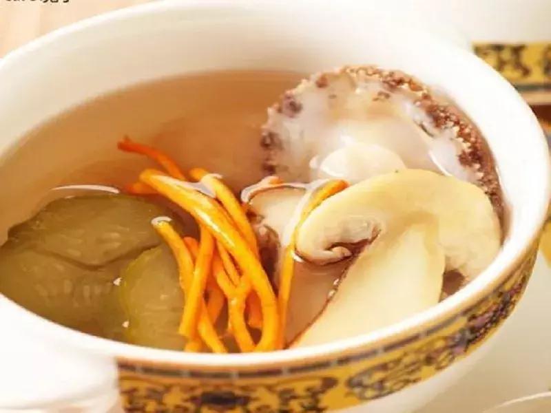 松茸有那么贵吗,为什么松茸鲜有的贵有的便宜