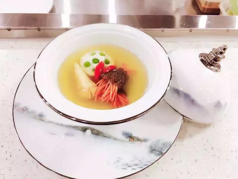 松茸有那么贵吗,为什么松茸鲜有的贵有的便宜