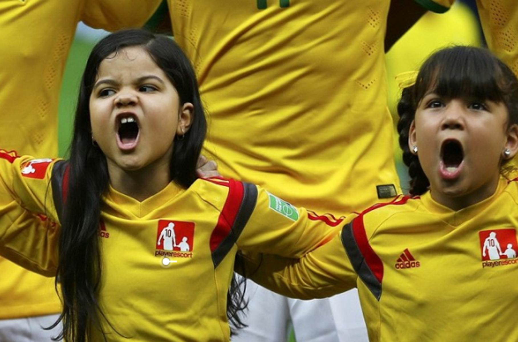 足球比赛球童怎么选的,足球比赛上小球童踢球