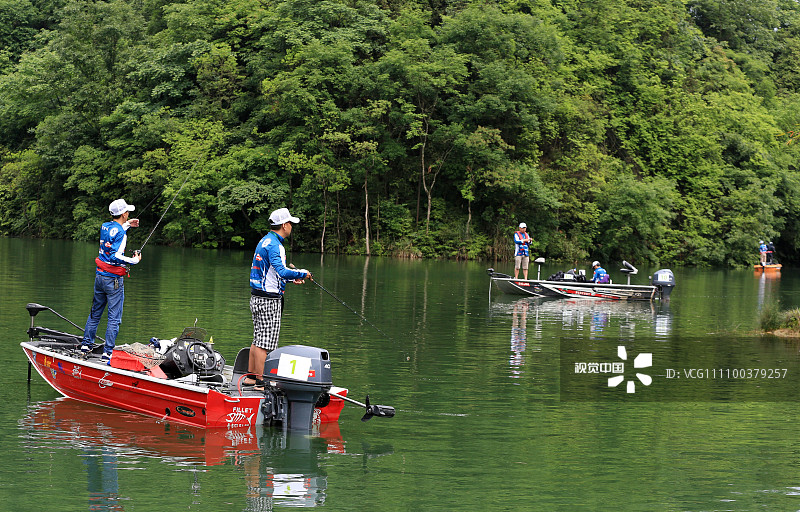 路亚钓法的技巧解析,路亚滑漂是不是鸡肋