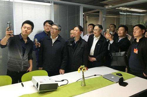 拼爹时代来了我们穷人何去何从,在拼爹的时代靠什么出人头地