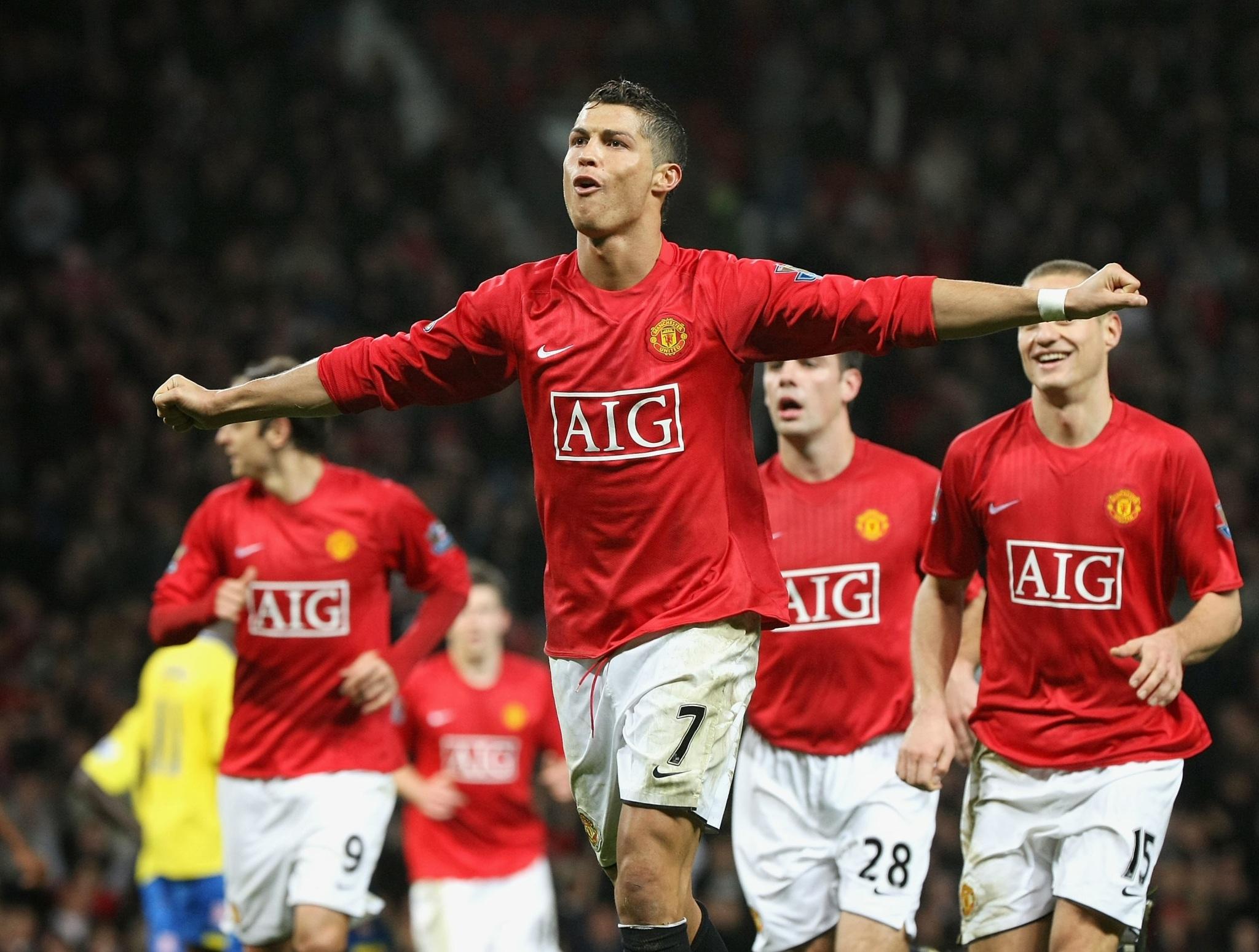 为什么c罗喜欢穿长袖球衣,为什么c罗不踢欧洲杯了