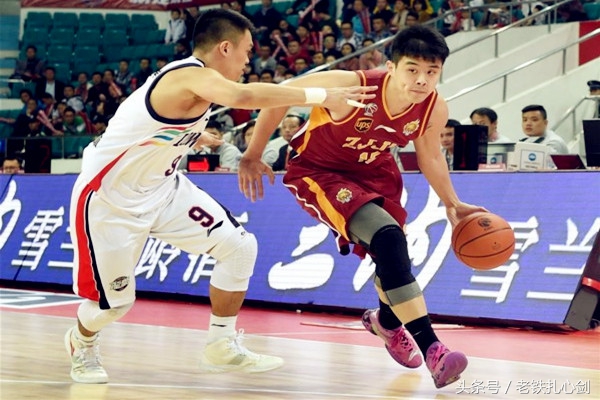 辽宁男篮杨鸣赛后最新消息,男篮热身赛杨鸣缺阵