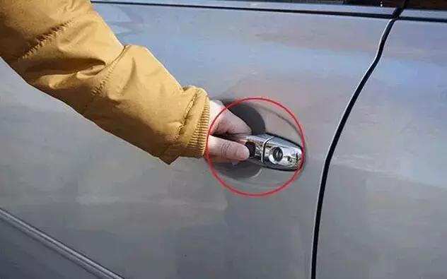 车子没电打不着火怎么办一键启动,一键启动车钥匙没电了能打着火吗