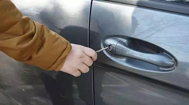 车子没电打不着火怎么办一键启动,一键启动车钥匙没电了能打着火吗