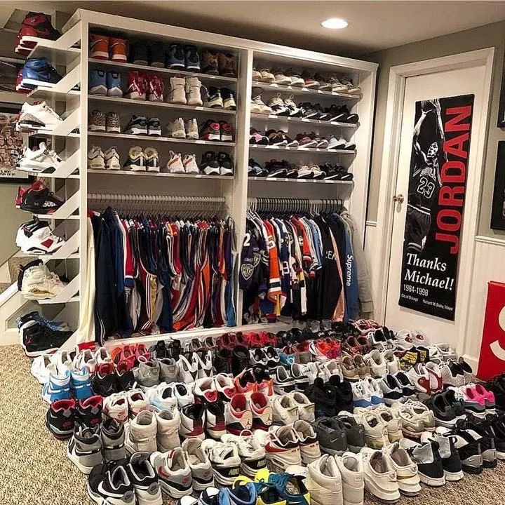 她都能买化妆品买包包,我凭啥就不能买双鞋呢?