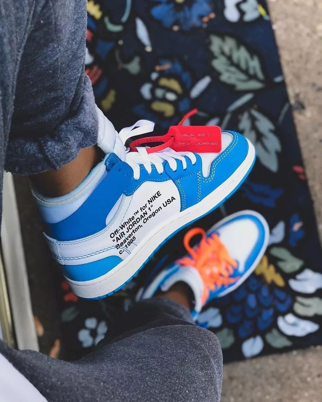 她都能买化妆品买包包,我凭啥就不能买双鞋呢?