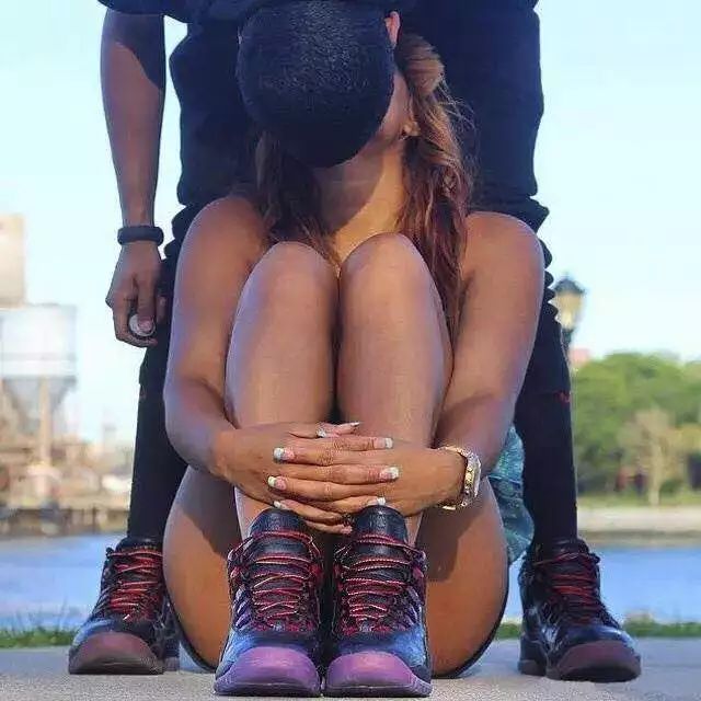 她都能买化妆品买包包,我凭啥就不能买双鞋呢?