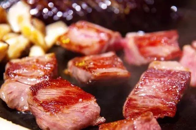 啤酒炸鸡配啤酒,炸鸡啤酒的最佳搭配