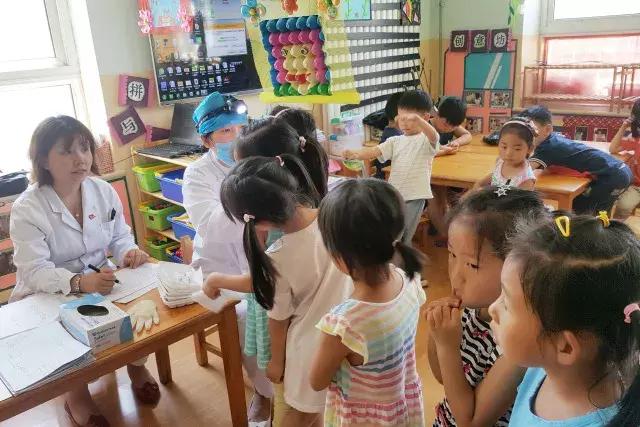 下夜班不休息，跑去幼儿园？看看顺义区医院口腔科医生都在忙什么